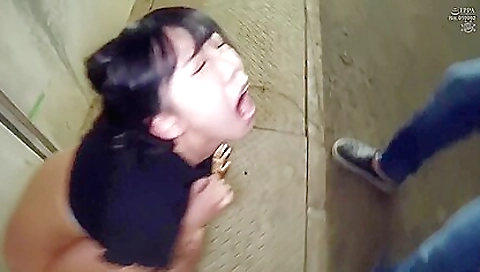 2k 大檔 四宮繭 - (1)手淫露出 街中てこっそり敏感おまんを弄ふ路上アクメ散歩 [sun-034]