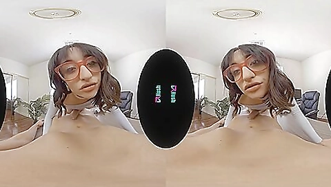 Sexy blonde babe isabella nice loves to show off her body