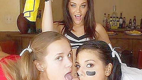 Hot girl threesome in vr porn video with sexy chicks