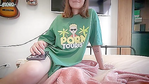 Teen 18+ gets fucked by a big dick in hot amateur vid