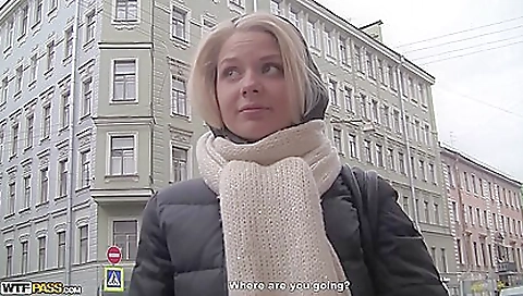 Brunette brunette and her man have sex on the street